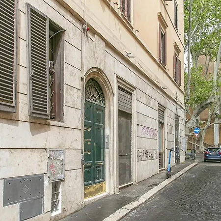C M Via Veneto Sweet